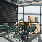 Апартаменты New Warm, Bed En Koffie *