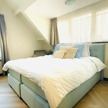 New Warm, Bed En Koffie * Tilburg