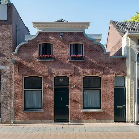 Cozy Room In The Heart Of Tilburg With Airco アパート *
