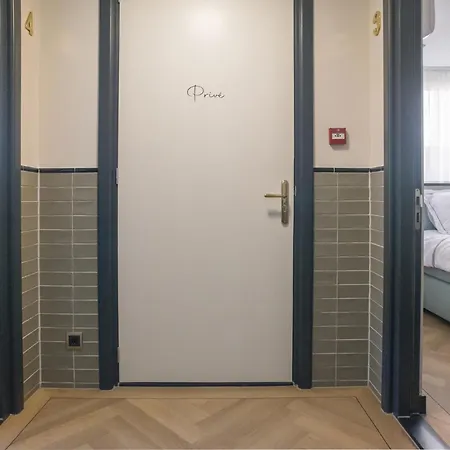 Cozy Room In The Heart Of Tilburg With Airco アパート