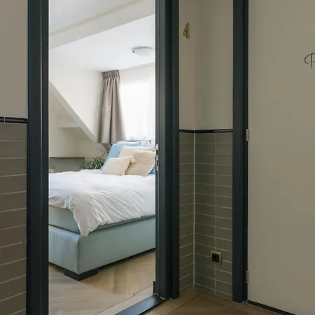 Cozy Room In The Heart Of Tilburg With Airco ティルブルグ