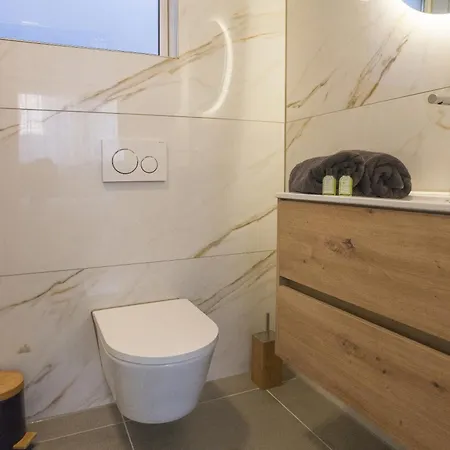 Cozy Room In The Heart Of Tilburg With Airco ティルブルグ