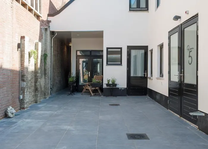 New Warm, Bed En Koffie * Tilbourg